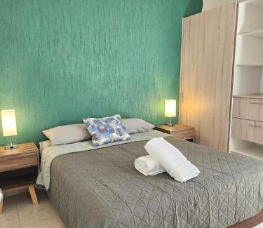 Jimenez Apartment | New Bamboo Los Pirineos business and leisure