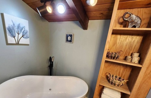 Bartlett Ski Chalet | *NEW*Baths/Appliances*Arcade Games*Gas Fireplace