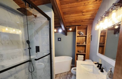 Bartlett Ski Chalet | *NEW*Baths/Appliances*Arcade Games*Gas Fireplace