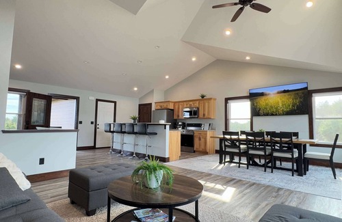 New Lisbon House | NEW! Beach Lake Oasis/Firepit/Kayaks/Fall Specials!