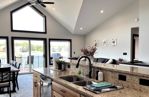 New Lisbon House | NEW! Beach Lake Oasis/Firepit/Kayaks/Fall Specials!