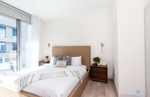 Hollywood Apartment | NEW!Beachfront Condo Resort- Balcony