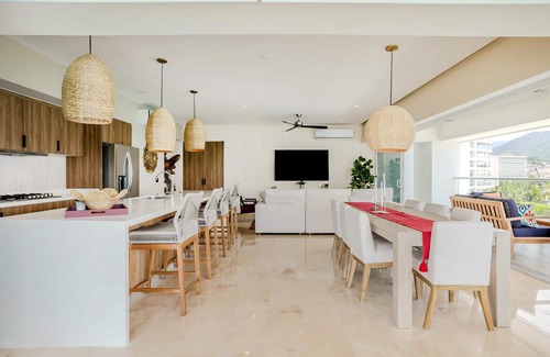 Las Glorias Condo | New Beachfront 4BD Deluxe Condo with 8 pools 4BD Condo for rent in North Hotel Z