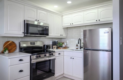 Belleair Beach Condo | NEW Beachfront Oasis with Pool in Belleair Beach