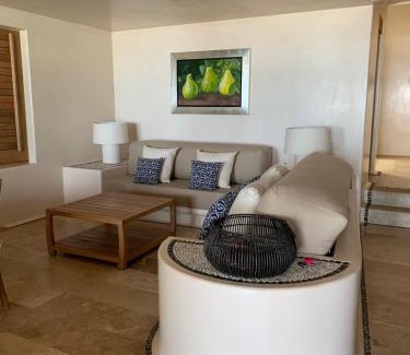 Ixtapa - Zihuatanejo House | New Beachfront Villa in Playa Blanca