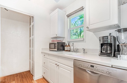 Sanibel Cottage | *NEW* Beautiful Cottage Canal Front&Boat Dock