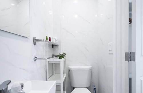 Queens Apartment | New! Beautiful Guest Suite! Free Parking! Main St