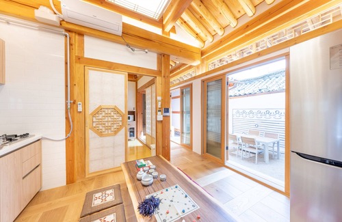 Cheongunhyoja-dong House | NEW Beautiful Korean HANOK by the Palace 5BR+4BTH