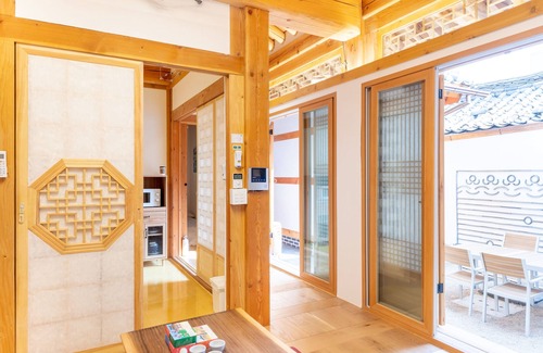 Cheongunhyoja-dong House | NEW Beautiful Korean HANOK by the Palace 5BR+4BTH