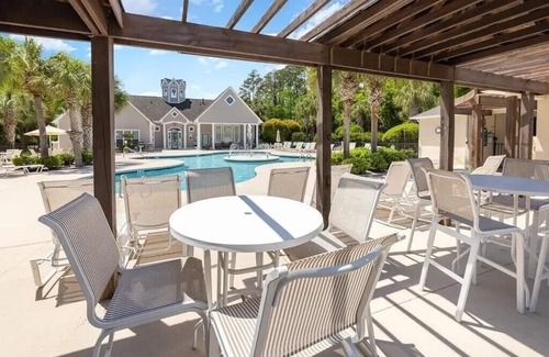 Vaught Condo | NEW Beautifully Decorated 3 BDR Condo w/lots of Amenities & PERSONAL GOLF CART!