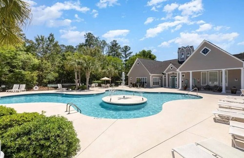 Vaught Condo | NEW Beautifully Decorated 3 BDR Condo w/lots of Amenities & PERSONAL GOLF CART!