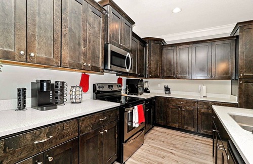Norfolk House | NEW Beauty! This spacious get away is close to beach and base!