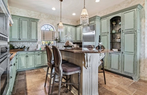 St. Tropez House | NEW~ Bella Beach ~ Sleeps 10 ~ Minutes to the Beach