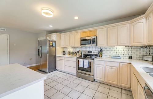 New Bern House | New Bern Home w/Water View ~ 6 Mi to Downtown!
