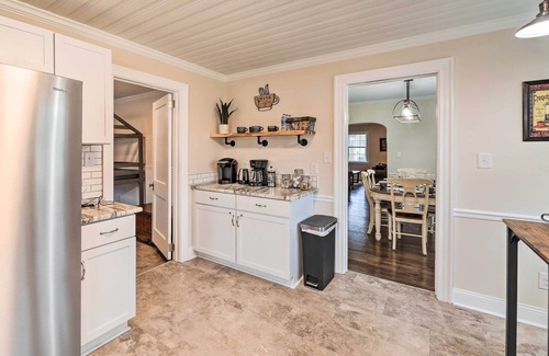 New Bern House | New Bern Retreat w/Fire Pit ~ 1 Mi to Dtwn!