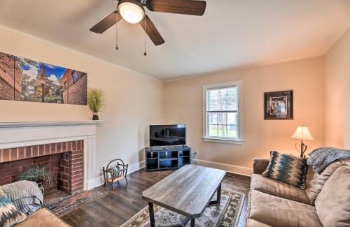 New Bern House | New Bern Retreat with Fire Pit about 1 Mi to Dtwn!