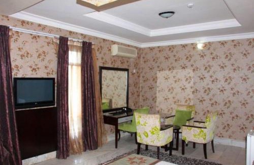 Gwarinpa Estate Cabin | New Blue Diamond Hotel - rosebud