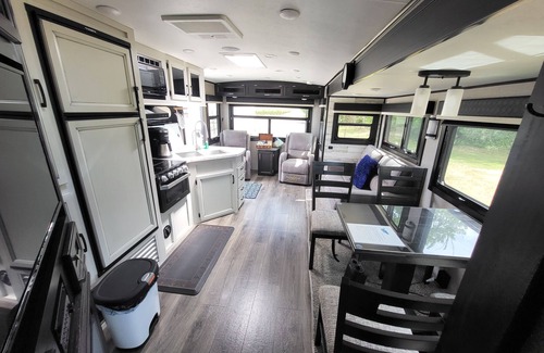Ferndale House | NEW Blueberry Bungalow RV Peaceful Slice of Heaven
