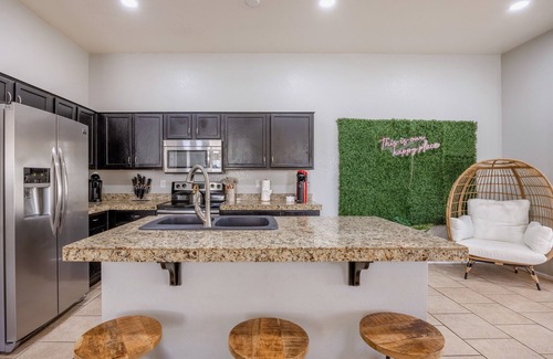 Estrella Vista House | New Boho Chic 4 Bed/2 Bath Vacation Home