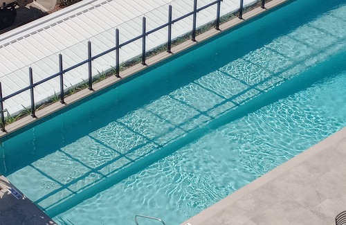 Bokarina Apartment | New Bokarina Oceanview 3 bedroom apartment with heated pool.