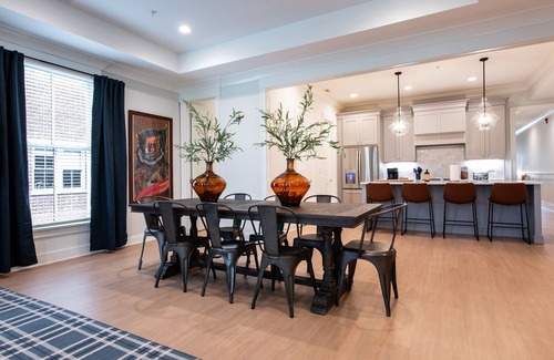 Prospect House | NEW Bourbon Trail, Norton, Pets Allowed, Downtown Local Dining, Fully Loaded