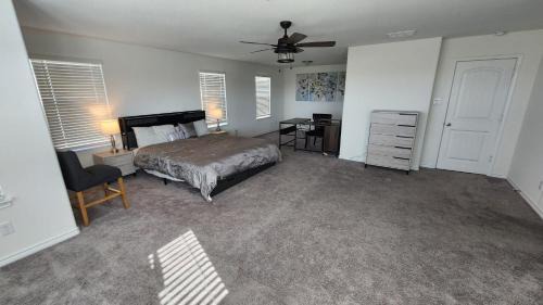 New Braunfels House | New Braunfels Modern Spacious 5-bedroom house