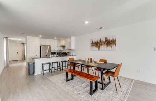 New Braunfels House | New Braunfels Serene Gateway