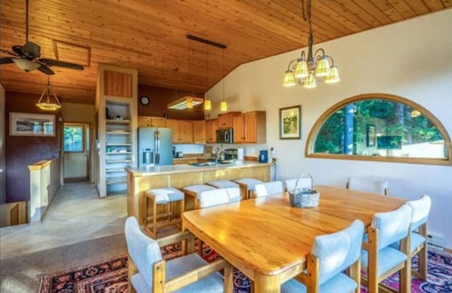Big Sky Condo | New - Bright and Cozy Condo in Big Sky