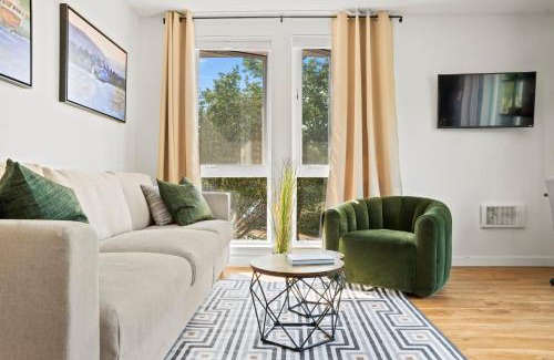 Capitol Hill Apartment | NEW Bright Capitol Hill Condo, Great Location Views