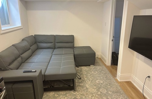 Watertown House | New Bright Cozy Basement Central Location Separate Entrance Free Parking