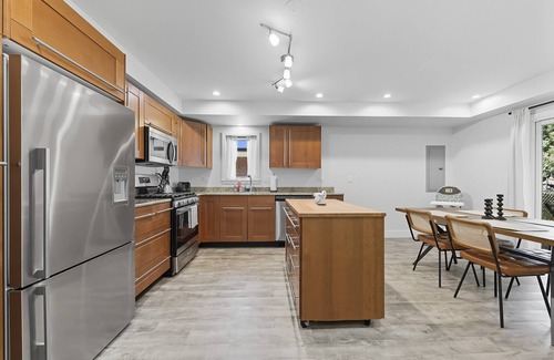 Evanston House | NEW! Bright Modern 3Bed 2.5Bath Evanston Home w/Parking