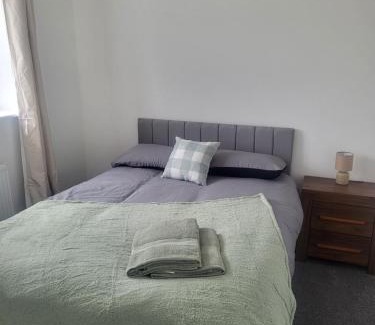 Rotherham House | New Build 3-Bed in Rotherham Fast WiFi, Garden & Driveway