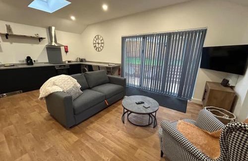 Wick Apartment | New Build Cosy Bungalow near Bath and Bristol