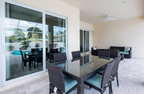 Central Naples Villa | New build dream villa "Kristin" right in the heart of Naples