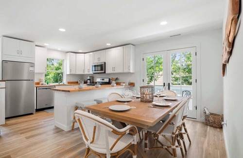 Harwich Port House | New Build, Heated Plunge Pool, 1 Mi to Downtown!