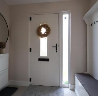 Rushmoor District House | NEW-BUILD Luxury House for Families and Contractors, NamisSuites Serviced Apartment - Farnborough