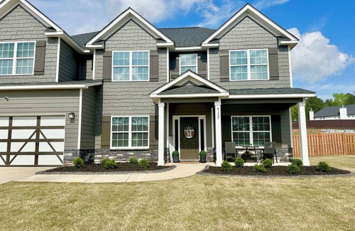 Evans House | New Build Masters Rental!