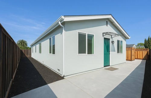 Sunnyvale House | New Build Smart Home 3 Bedroom