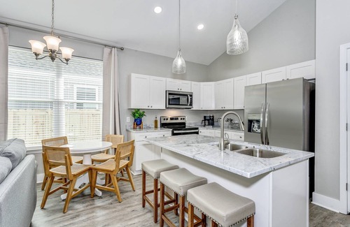 Ono Island House | New Build w/4 Beach Cruisers | Pet Friendly w/Fenced Yard & Fire Table |Playground |Minutes to Beach