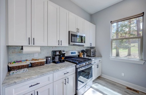 Woodland Park House | NEW BUILD w/EV CHARGER. Ice-melt system in driveway