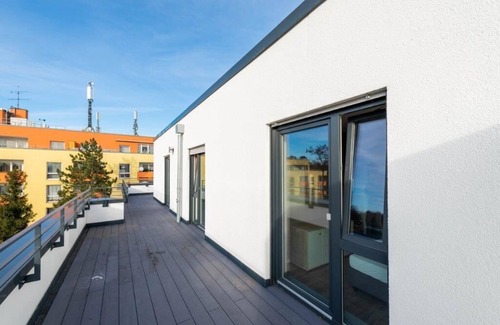 Ramersdorf Apartment | New building with a wonderful roof terrace!
