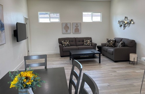 Tustin House | #New Built#3BR#Private Hm 🏠 ,Tustin, Irvine,Disney, Convention, Golf & Beaches!