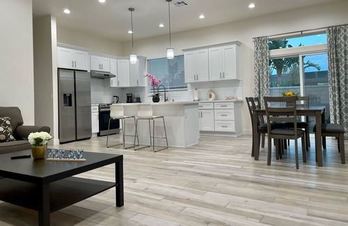 Tustin House | #New Built#3BR#Private Hm 🏠 ,Tustin, Irvine,Disney, Convention, Golf & Beaches!