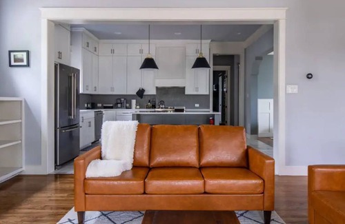 Alta Vista House | New-built 5 bedrooms, 3.5 baths Craftsman