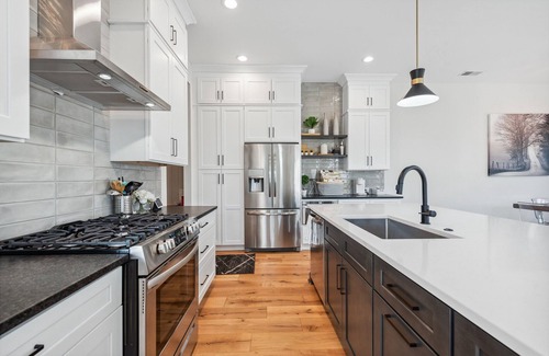 Charlotte House | New! Built! Duplex! In Clt! Perfect For Families! 3 Bedroom Duplex by Redawning