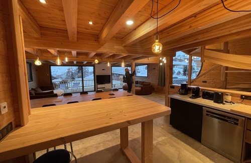 Fontcouverte-la-Toussuire Ski Chalet | New chalet 01/2022 - sleeps 15