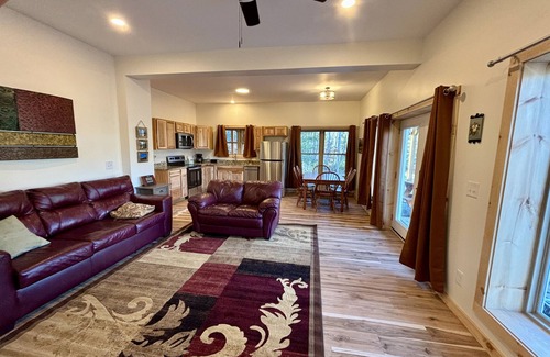 Fairview Apartment | New cabin apartment with king size beds, en suite bathrooms, smart TV.
