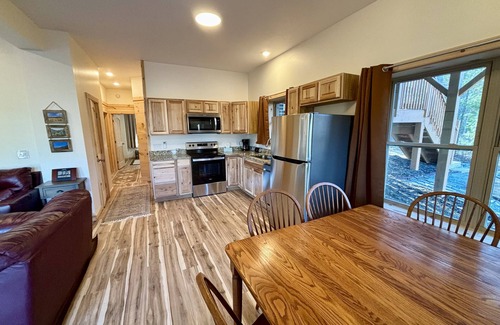 Fairview Apartment | New cabin apartment with king size beds, en suite bathrooms, smart TV.