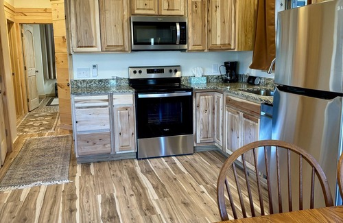 Fairview Apartment | New cabin apartment with king size beds, en suite bathrooms, smart TV.
