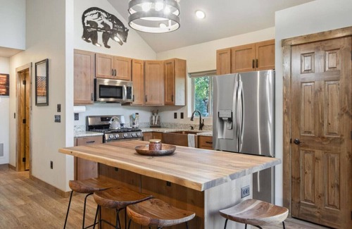 Meadow View Heights Cabin | NEW Cabin Near Southern Utah's Best National Parks